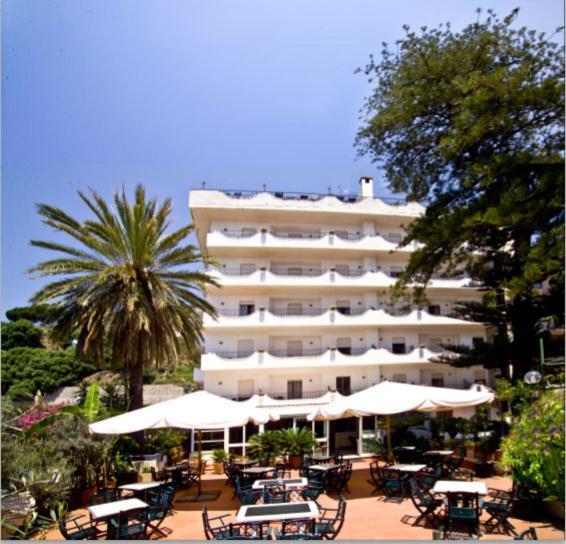 Hotel Delle Palme Летояни Екстериор снимка