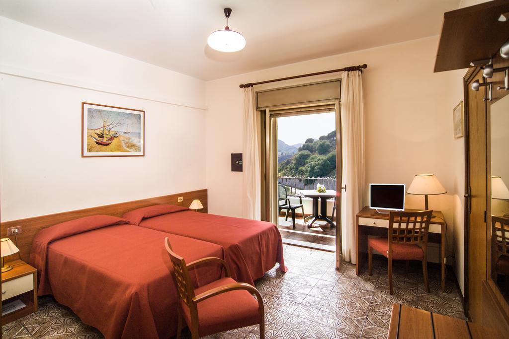 Hotel Delle Palme Летояни Екстериор снимка