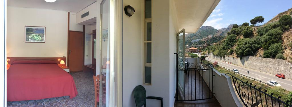 Hotel Delle Palme Летояни Екстериор снимка