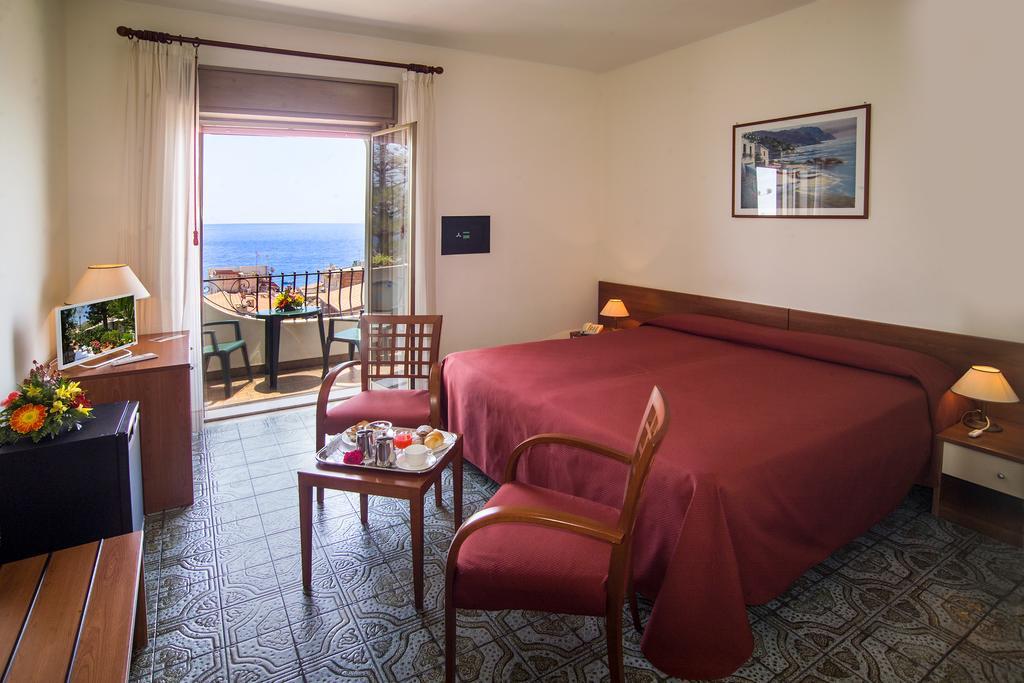 Hotel Delle Palme Летояни Екстериор снимка