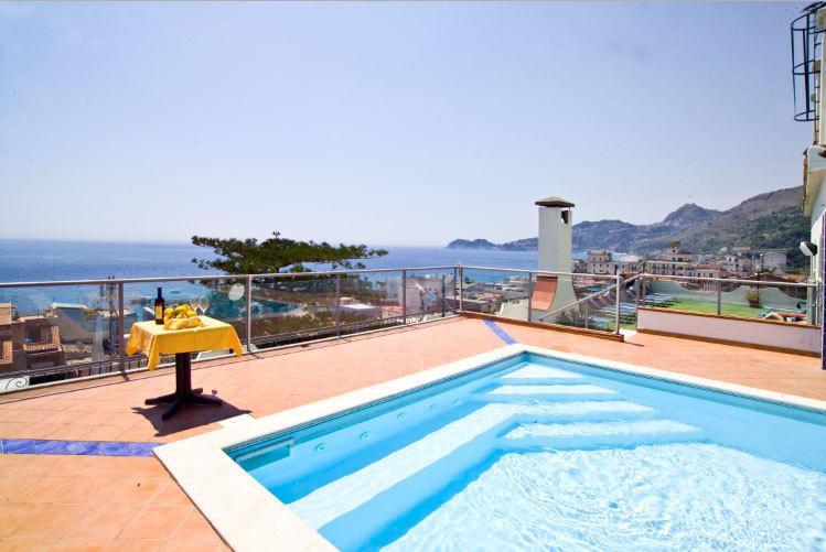 Hotel Delle Palme Летояни Екстериор снимка