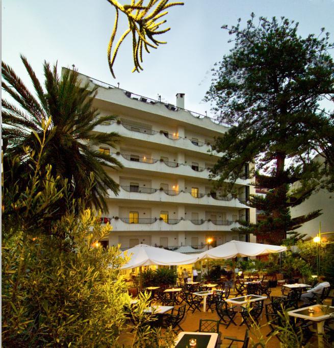 Hotel Delle Palme Летояни Екстериор снимка